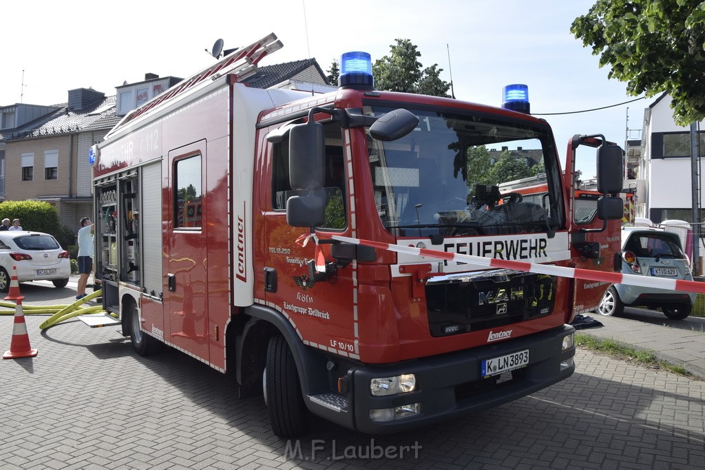Feuer 2 Dachstuhl Koeln Dellbrueck Von der Leyen Str P012.JPG - Miklos Laubert